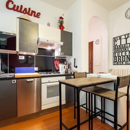 Navigli Apartment- Hosted By Sweetstay Milan Bagian luar foto