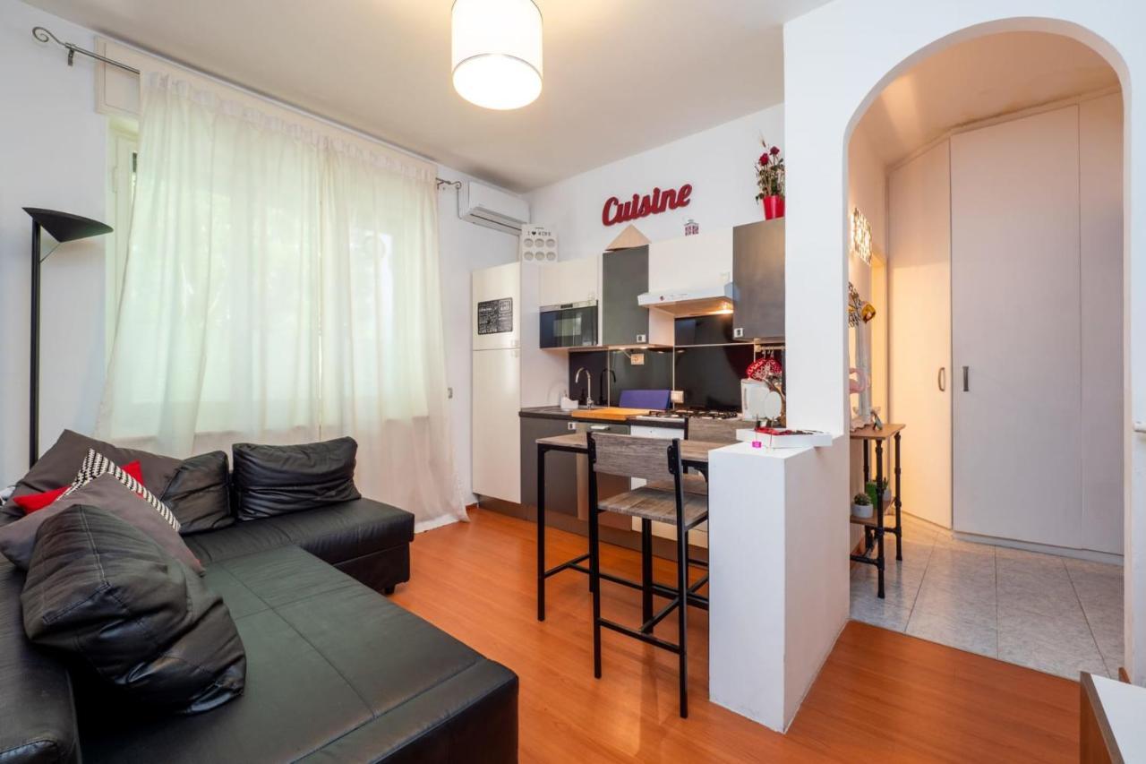 Navigli Apartment- Hosted By Sweetstay Milan Bagian luar foto