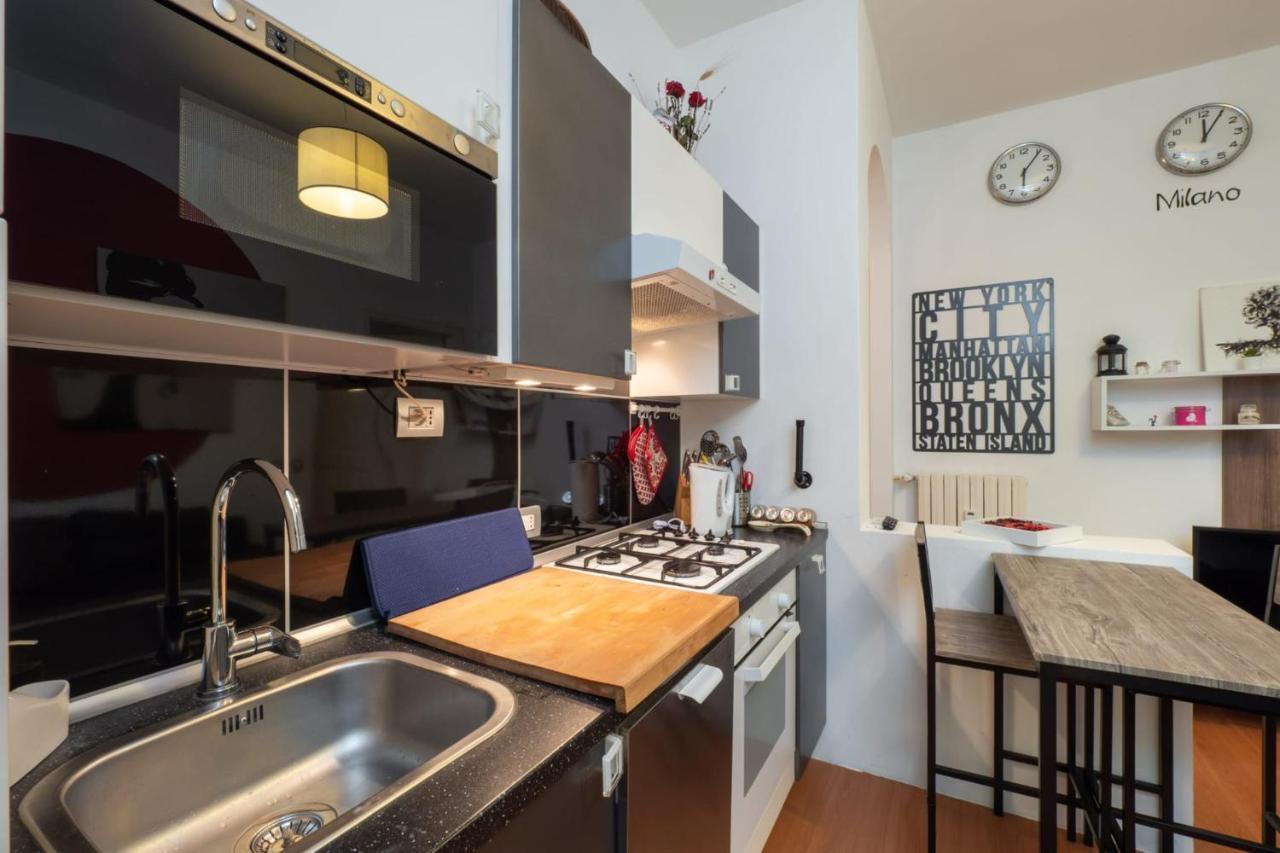 Navigli Apartment- Hosted By Sweetstay Milan Bagian luar foto