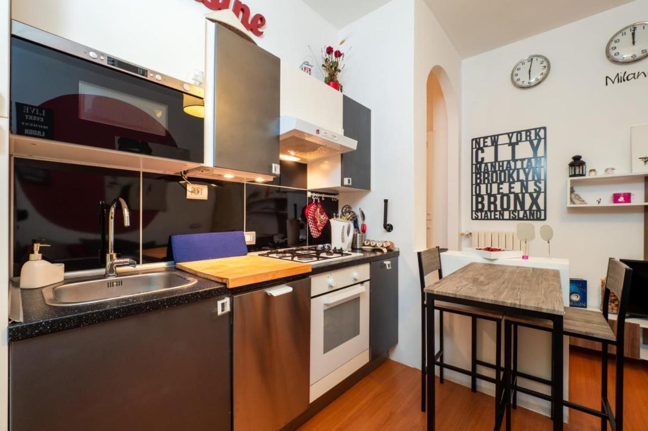 Navigli Apartment- Hosted By Sweetstay Milan Bagian luar foto