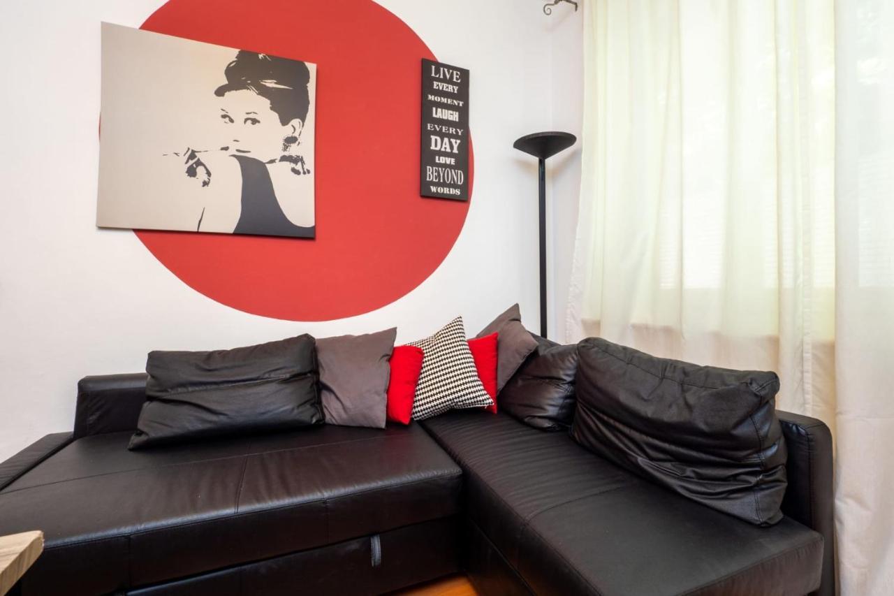 Navigli Apartment- Hosted By Sweetstay Milan Bagian luar foto